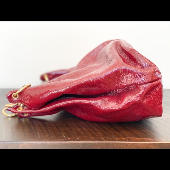 HOBO scarlet patent leather shoulder bag, exc cond - Picture 6 of 9